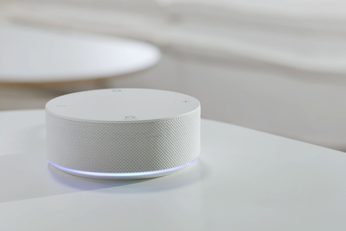 LG debuts its ThinQ ON smart home hub that comes with an AI voice assistant
